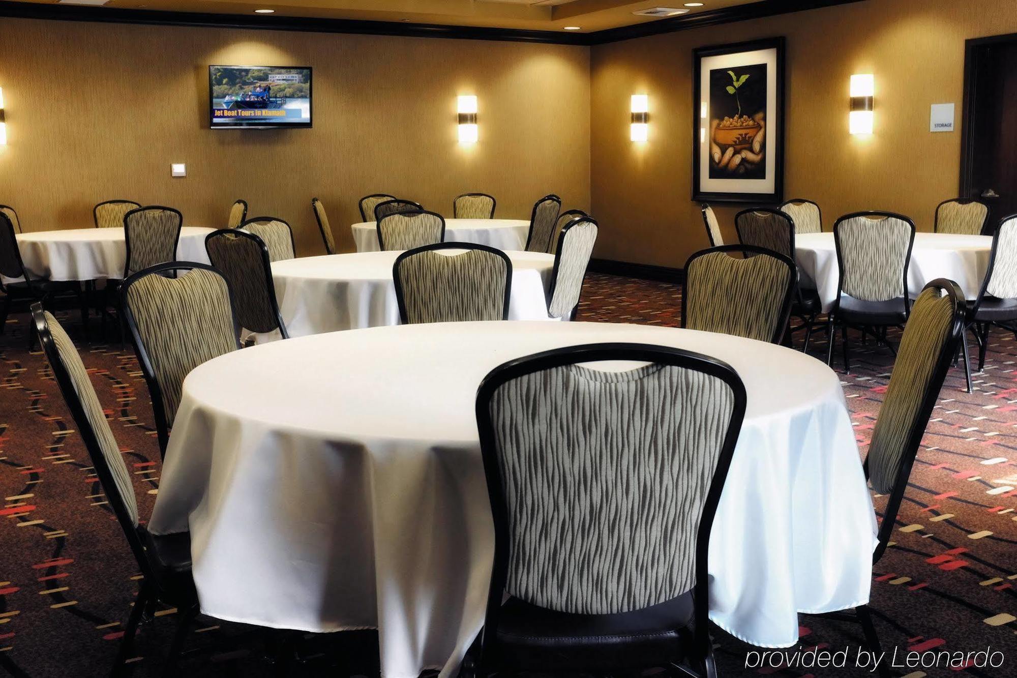 Holiday Inn Express Klamath - Redwood Ntl Pk Area By Ihg Exterior foto